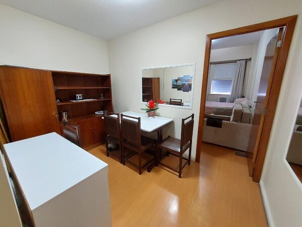 Apartment | Dining