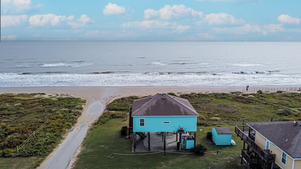 On the beach - Coastal Breeze: 3  BR, 2  BA House in Gilchrist, Sleeps 9 (Bolivar Peninsula)