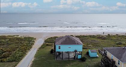 Coastal Breeze: 3 BR, 2 BA House in Gilchrist, Sleeps 9