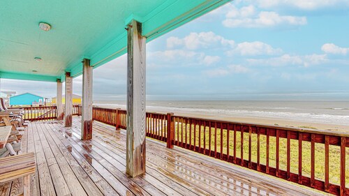 Coastal Breeze: 3  BR, 2  BA House in Gilchrist, Sleeps 9