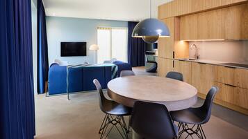 Studio | Private kitchen | Full-sized fridge, microwave, oven, stovetop