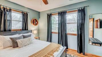 2 bedrooms, iron/ironing board, WiFi, bed sheets