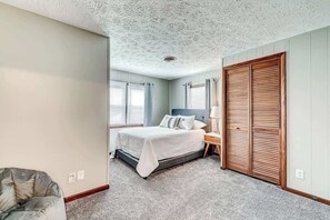 2 quartos, ferros/tábuas de passar roupa, Wi-Fi, roupa de cama