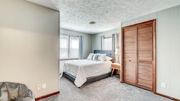 2 bedrooms, iron/ironing board, WiFi, bed sheets