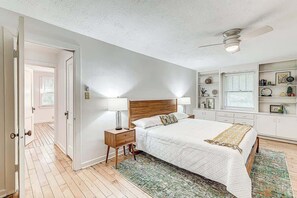 2 bedrooms, iron/ironing board, WiFi, bed sheets