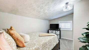 3 habitaciones, tabla de planchar con plancha, wifi y ropa de cama