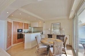 Dining - Cannes- Magnificent Sea View (Cannes)