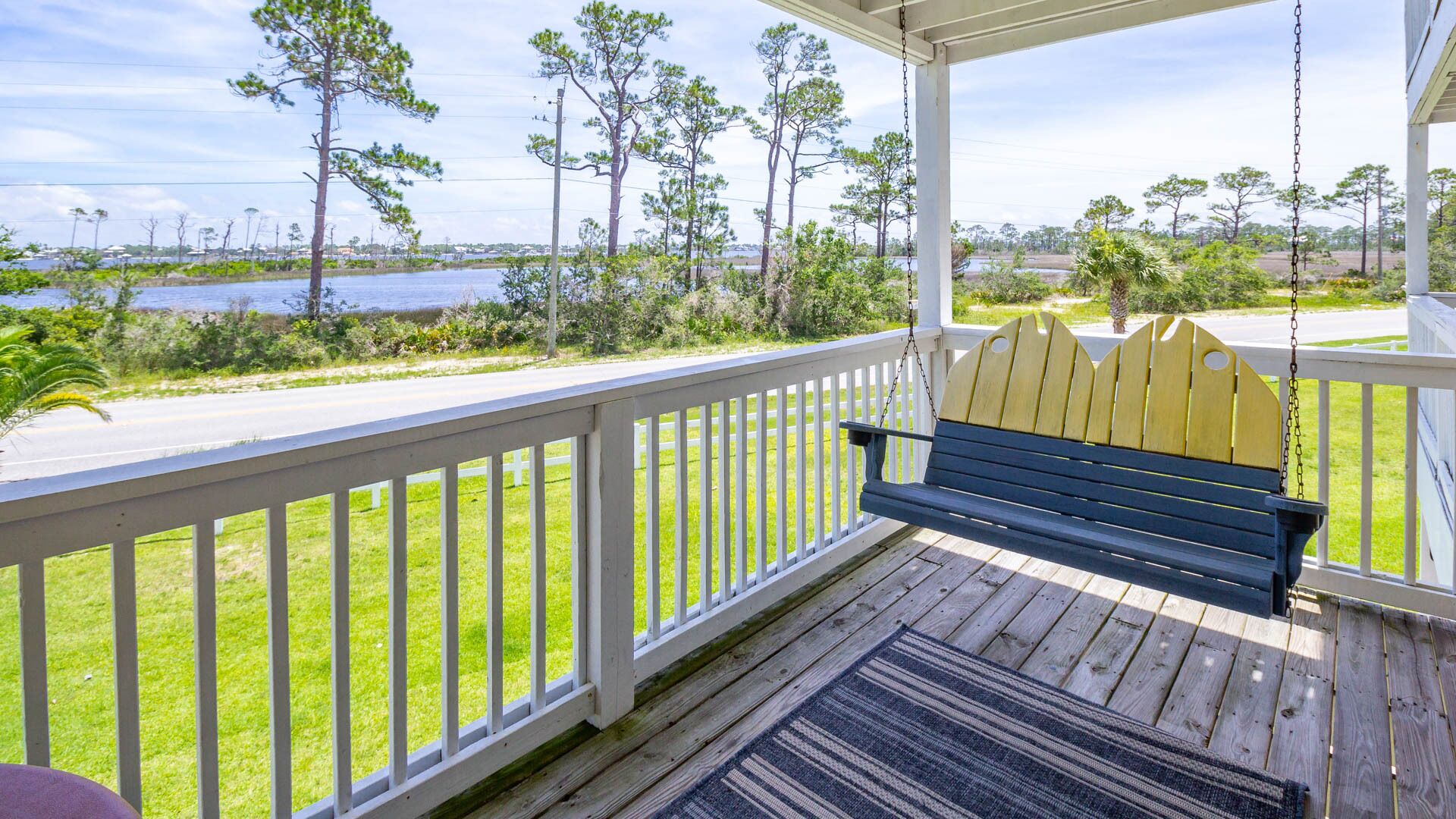 Beachy Daze: Great Views, Pool, Beach, & 2 Kayaks!