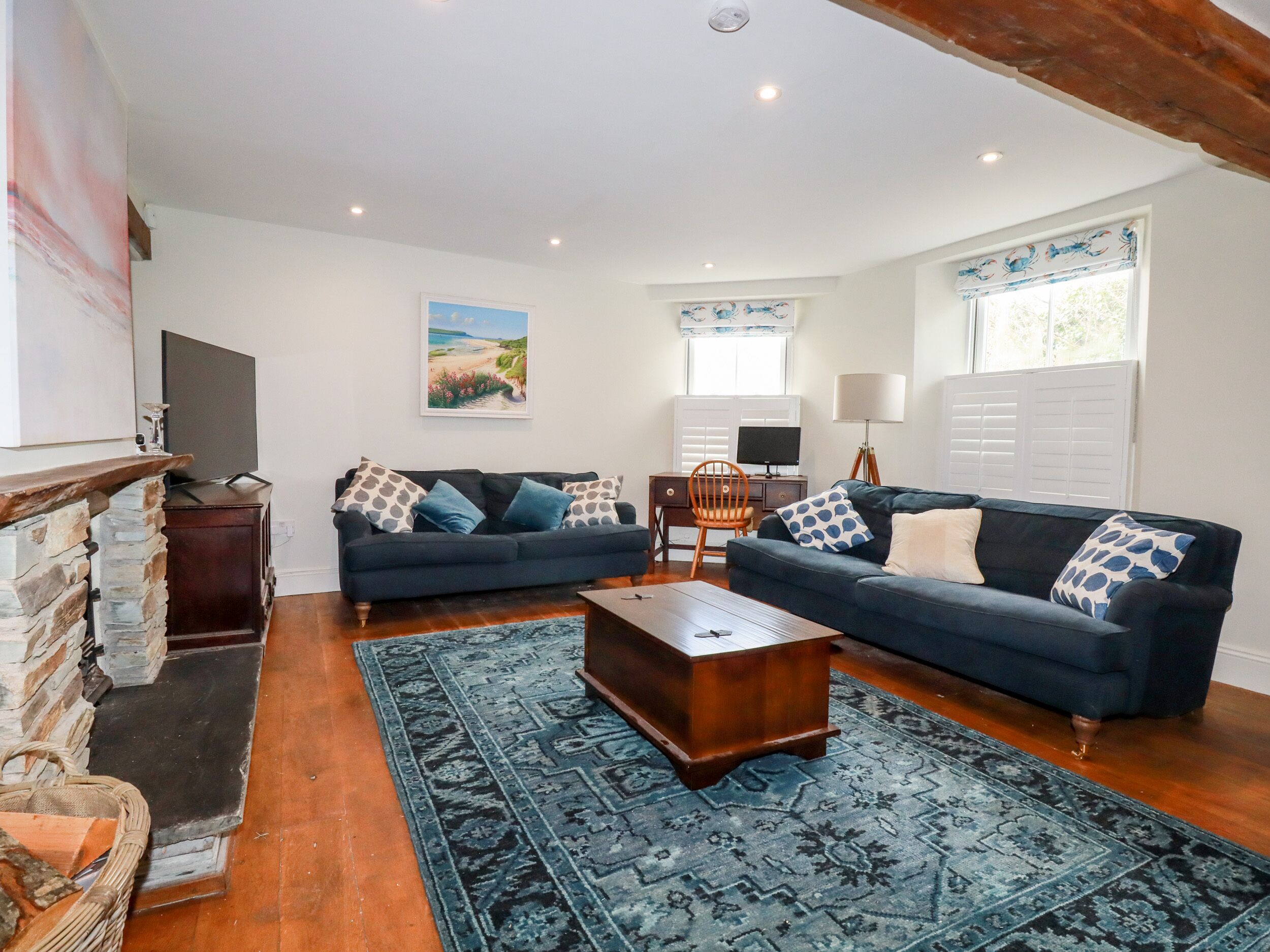PARK VIEW, pet friendly, with open fire in St Teath