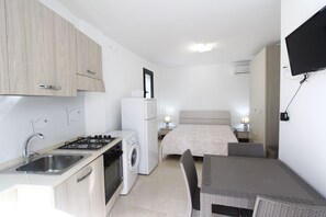 4 camere, ferro/asse da stiro