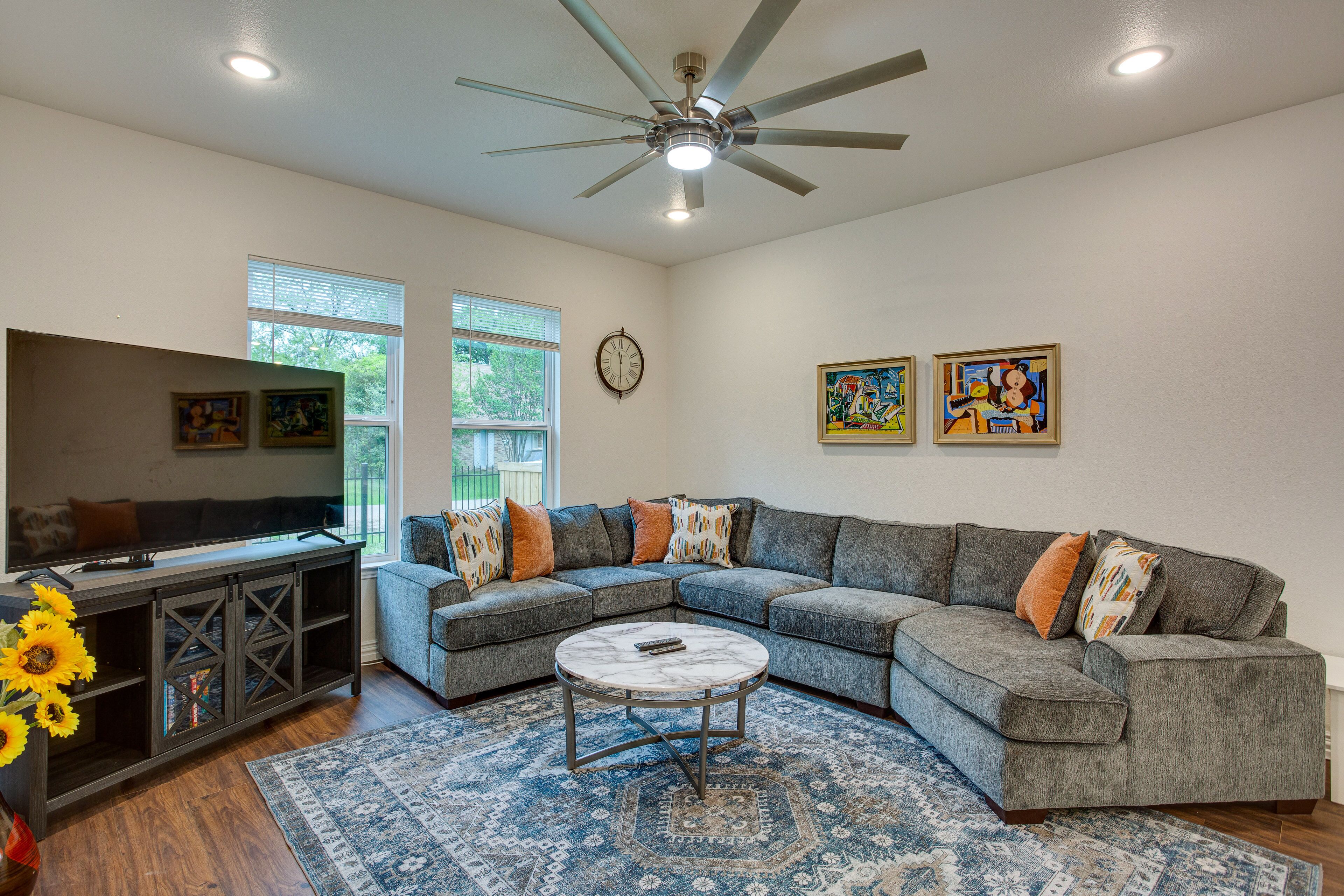 Mabank Vacation Rental: Walk to Cedar Creek Lake!