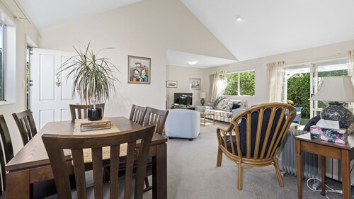 Little Manly Cottage - Manly Holiday Home