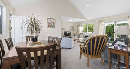 Little Manly Cottage - Manly Holiday Home