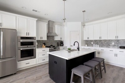 Urban Retreat with Pool near Downtown Dallas