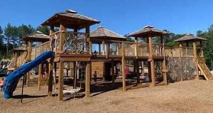 Cottage next to Mt Creek Park