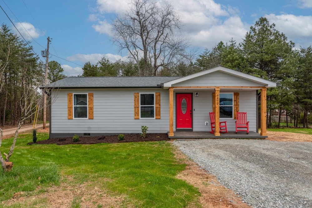 Cottage next to Mt Creek Park