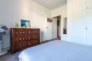 1 quarto, ferros/tábuas de passar roupa, Wi-Fi de cortesia