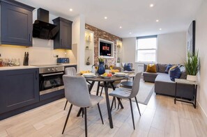 Unclassified image, 2 of 18, button