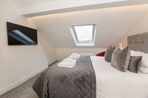 Unclassified image, 3 of 18, button