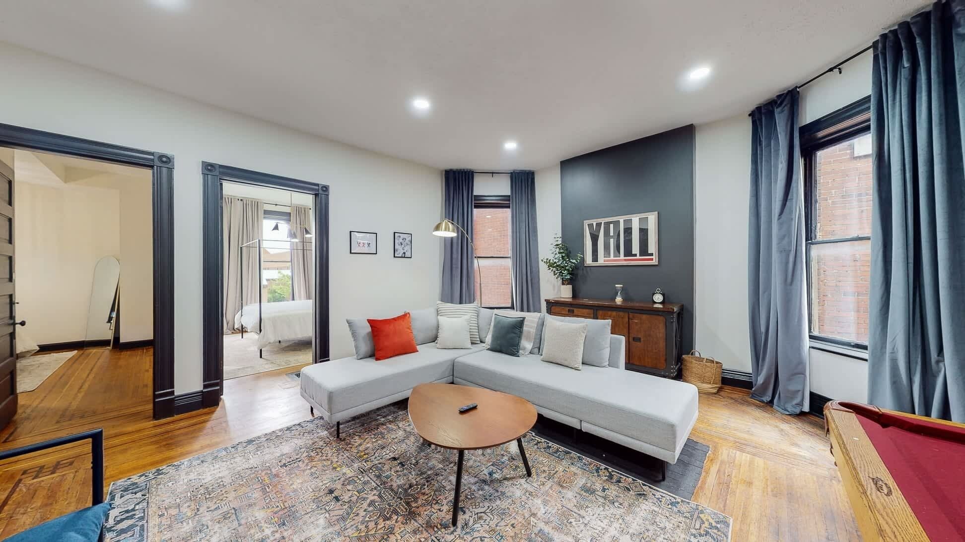 2 makuuhuonetta, työpöytä, silitysrauta/-lauta, Wi-Fi