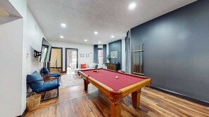 Game room - Pool Table|King Beds|0.6 miles from UofL|Downtown (Louisville)