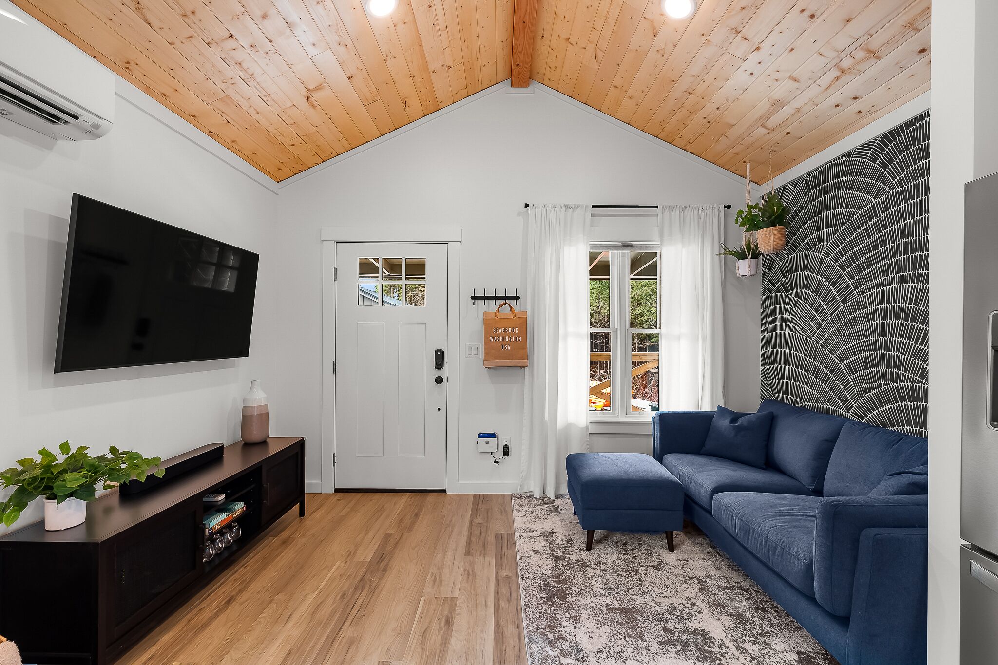 New* Seabrook's Right as Rain, a dog-friendly Trailside Cabin!