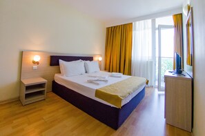 高级双人房或双床房 | 办公桌、笔记本电脑工作区、隔音、免费 WiFi