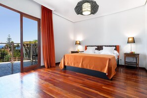 5 habitaciones, tabla de planchar con plancha y wifi gratis