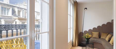 Suite, ensuite | 1 kamar tidur, didekorasi berbeda-beda, dan meja kerja