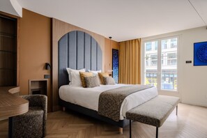 Individually decorated, desk, laptop workspace, blackout curtains - 1.75 Paris La Source (Paris)