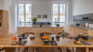 Departamento, baño en la habitación | Restaurantes