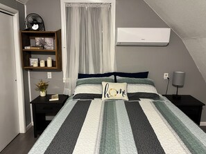 1 bedroom, desk, free WiFi, bed sheets