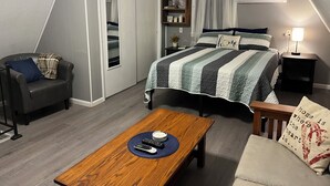 1 bedroom, desk, WiFi (free), bed sheets