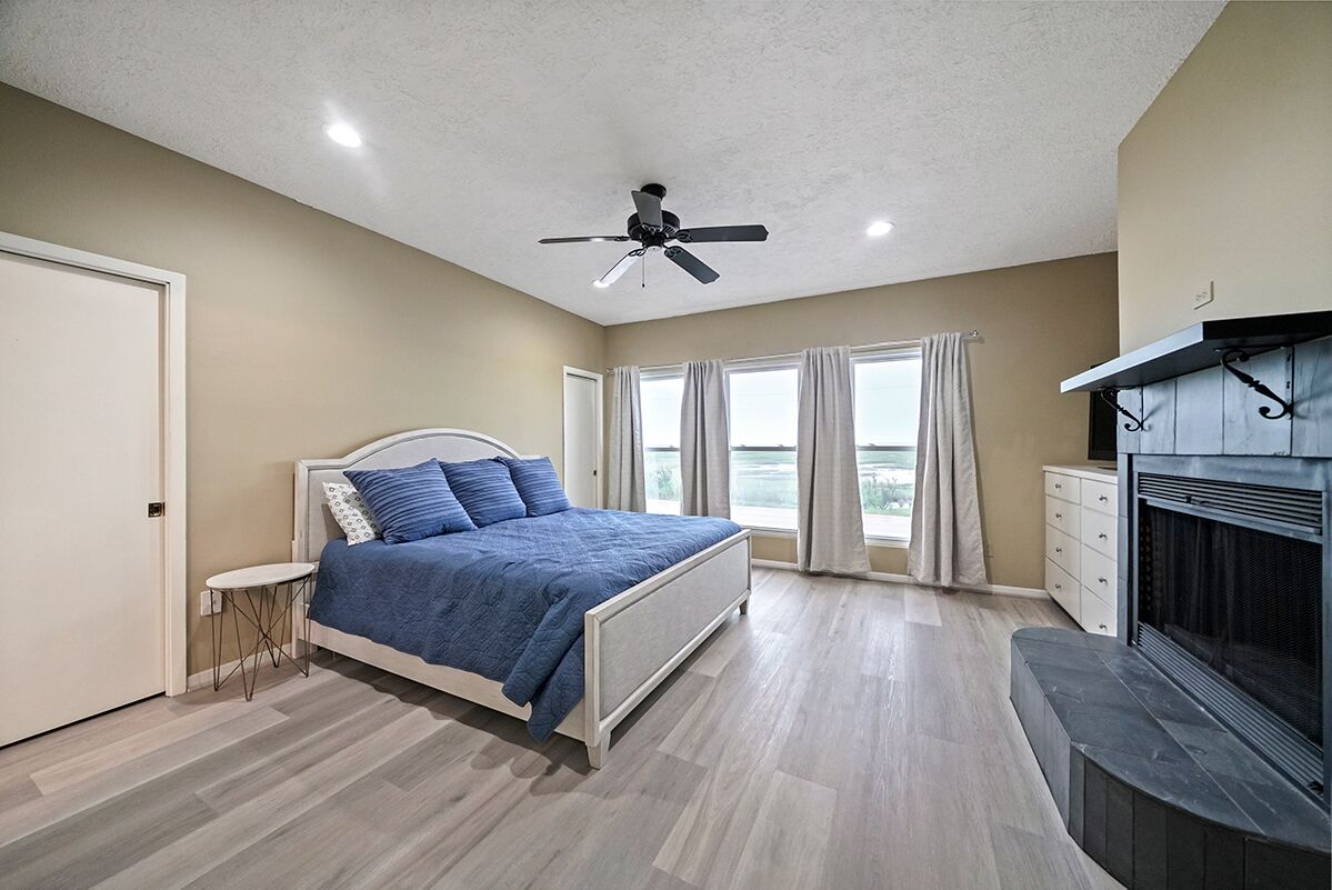 4112 Beach Road - Colorado River in Matagorda