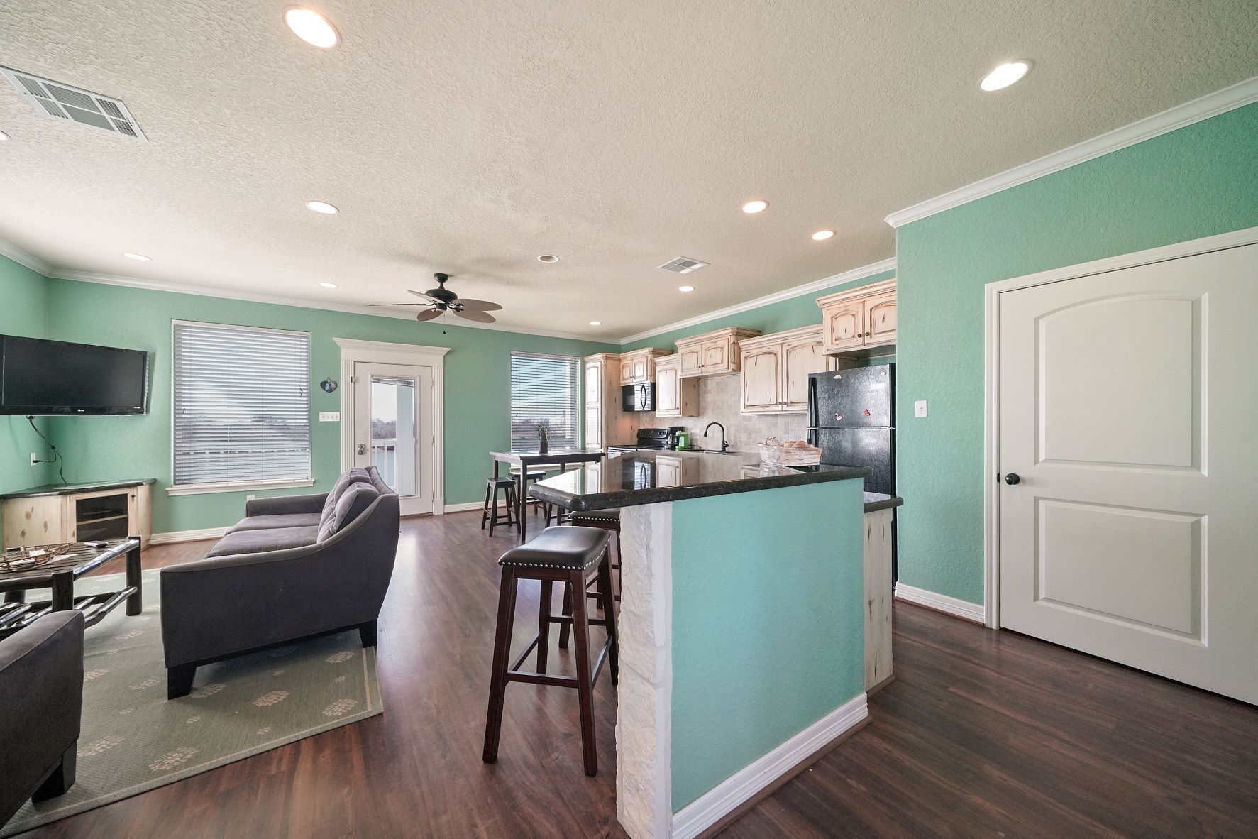 2900 Beach Road - Colorado River in Matagorda