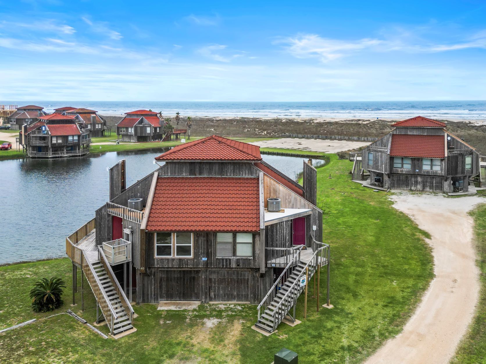 #39 The Coastal Condo - The Place for a Perfect Beach Vacay