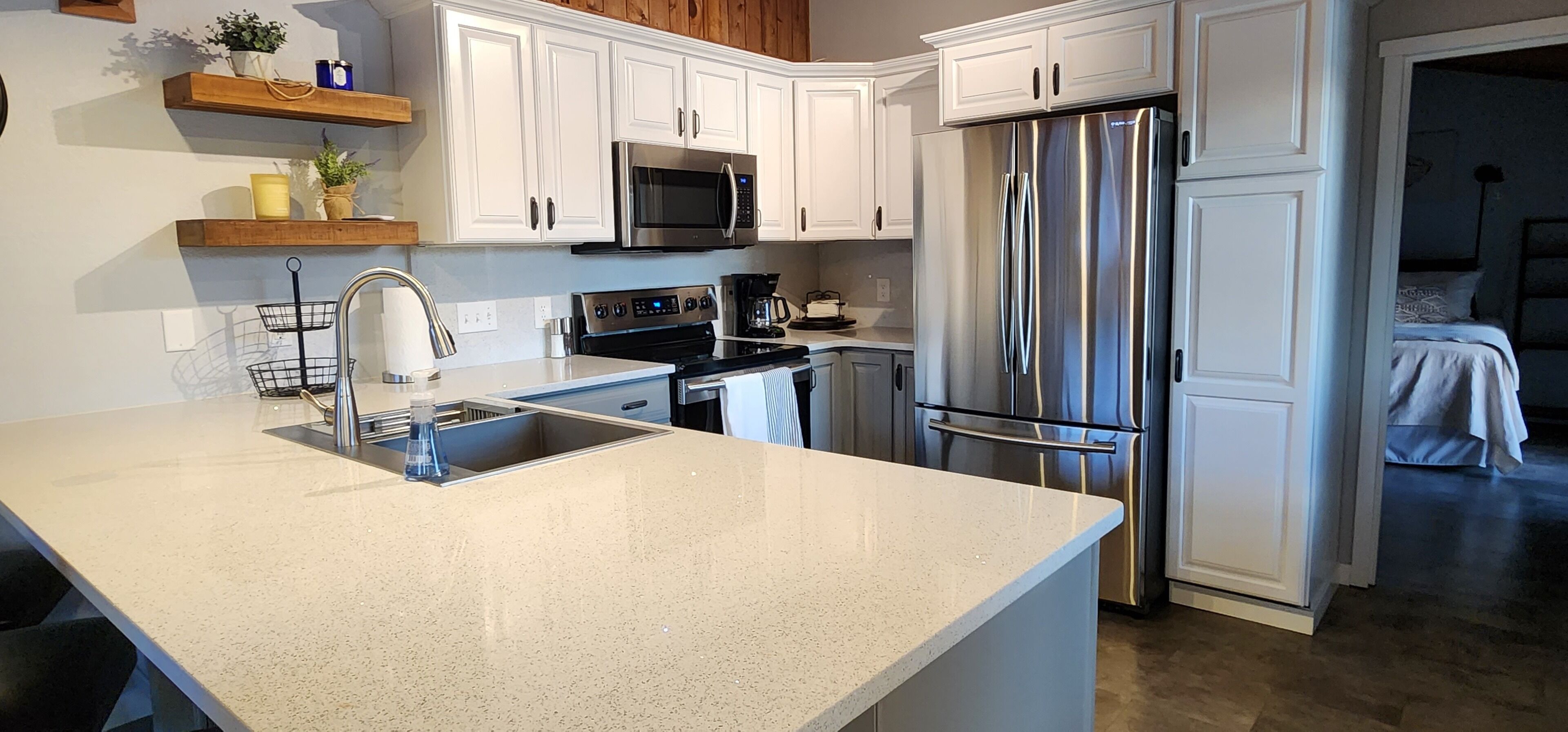 New Remodel 3 Bedroom Lake home with Dock 