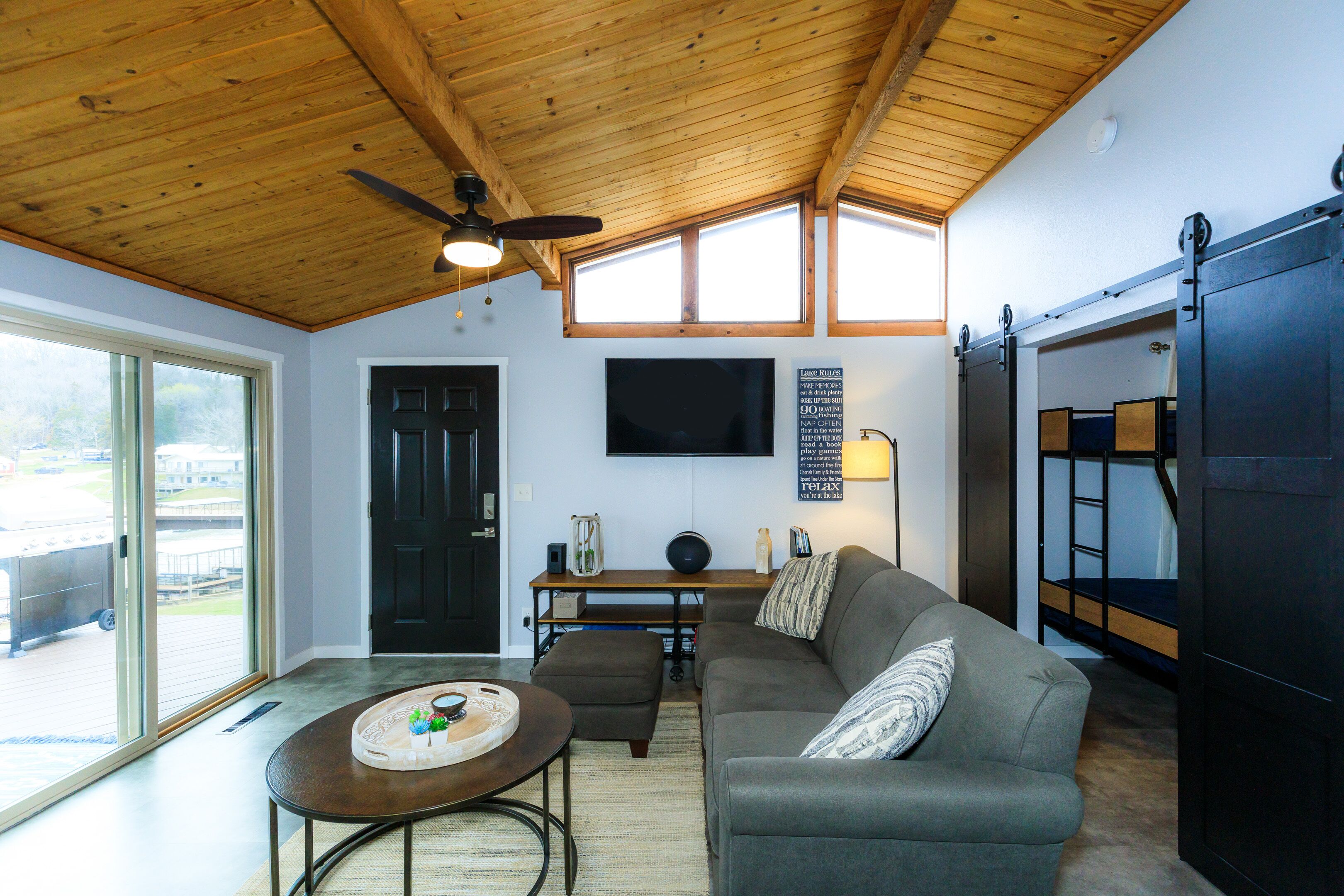 New Remodel 3 Bedroom Lake home with Dock 