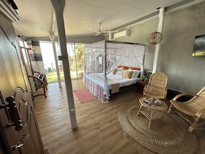 Habitación Deluxe doble | Decoración individual, mobiliario individual, wifi gratis y ropa de cama