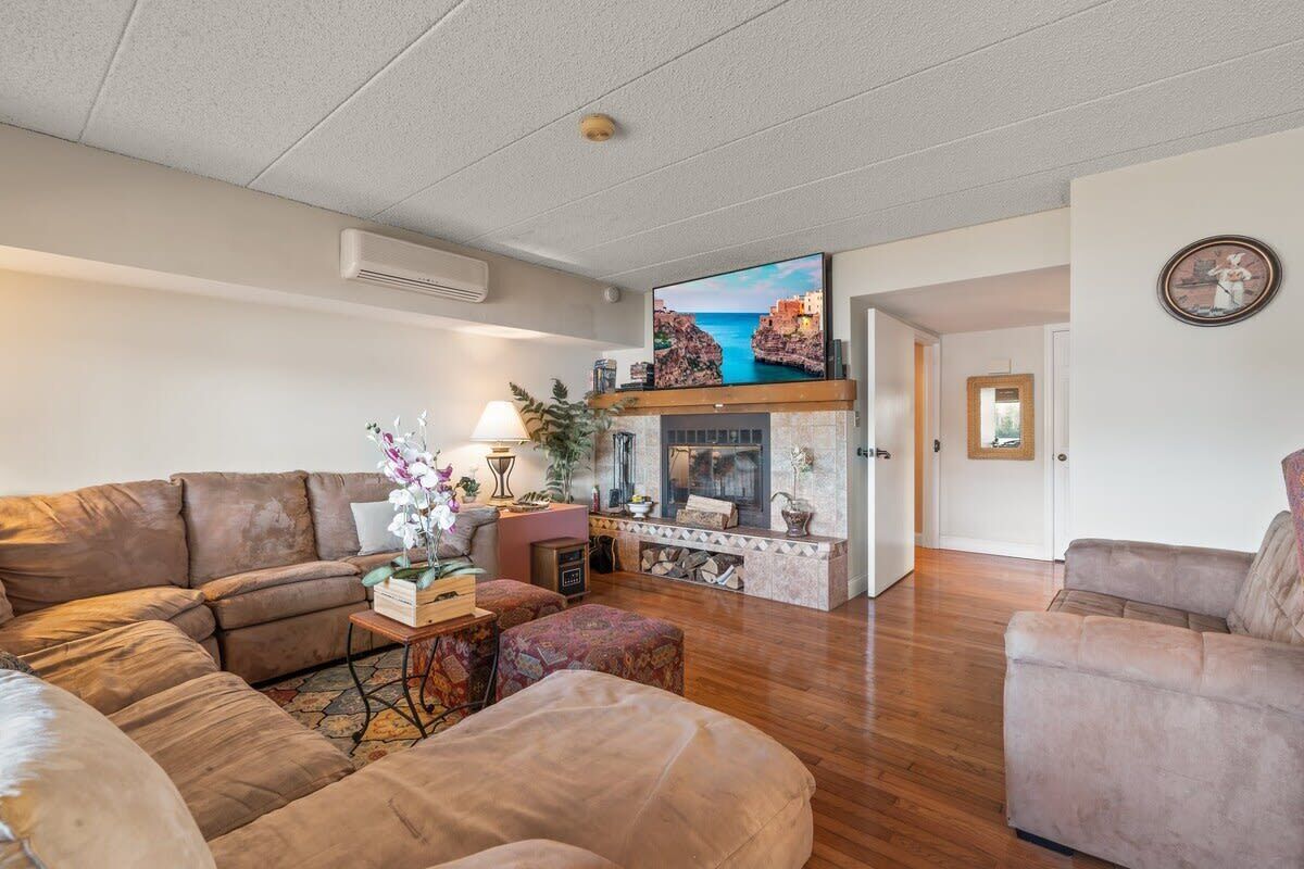 Lakefront Condo at Lake Harmony