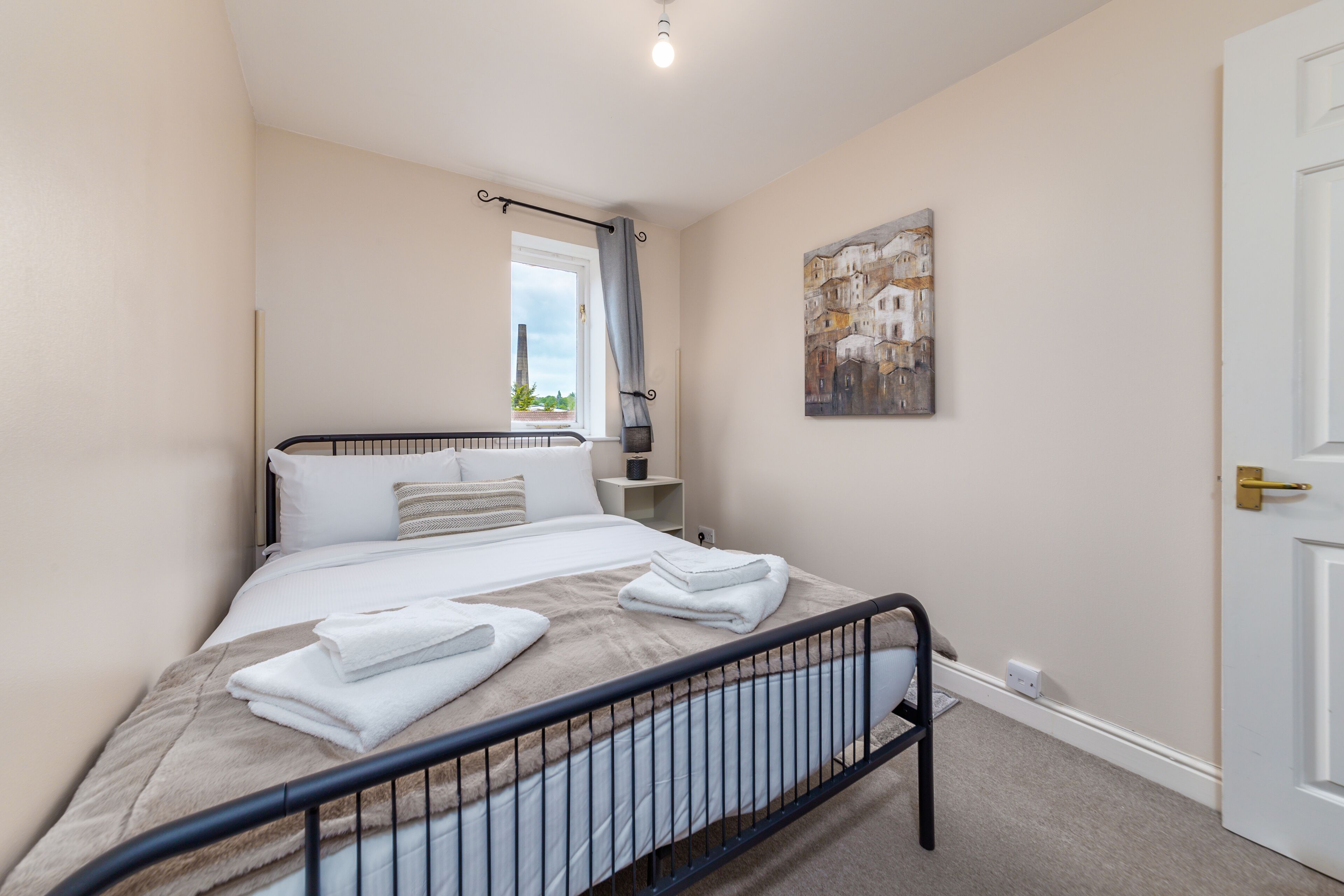 Great 2 bedroom apartment with a lovely view over the River Thames