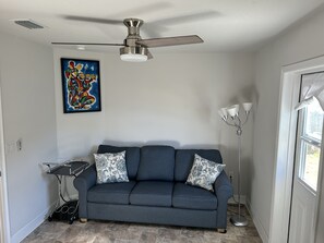 Smart TV - Cozy Apart in a natural & peaceful environment for the enjoyment of your family. (Palm Bay)