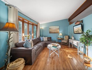 TV, DVD player, offices