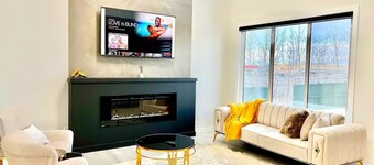 New 5BDRM Luxury Home | Fireplace | AC | Sleeps 13