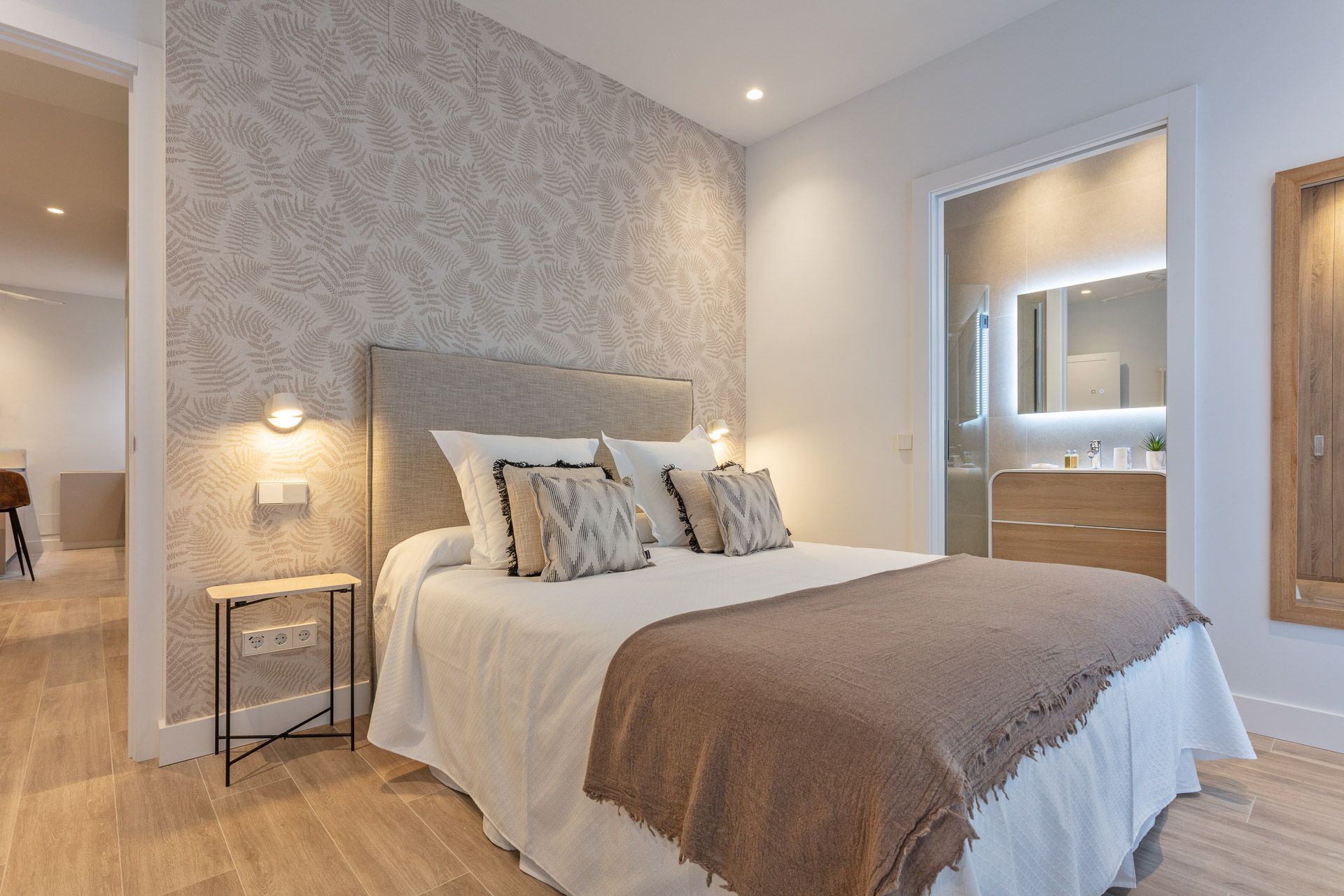 2 Schlafzimmer, Bügeleisen/Bügelbrett, Bettwäsche