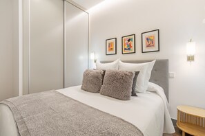 1 室のベッドルーム、アイロン / アイロン台、ベッドシーツ