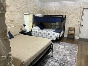 3 bedrooms, desk, iron/ironing board, free WiFi - Wolff Heim - Historic Country Home in D'Hanis (D'Hanis)