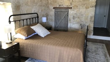 3 slaapkamers, een bureau, een strijkplank/strijkijzer, gratis wifi
