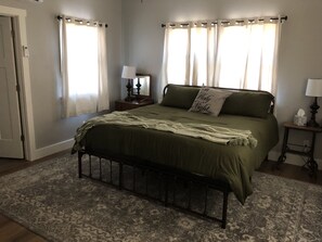 3 عدّة غرف نوم ومكتب ومكواة/لوح كي وواي فاي مجانًا