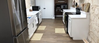 Wolff Heim - Historic Country Home in D'Hanis